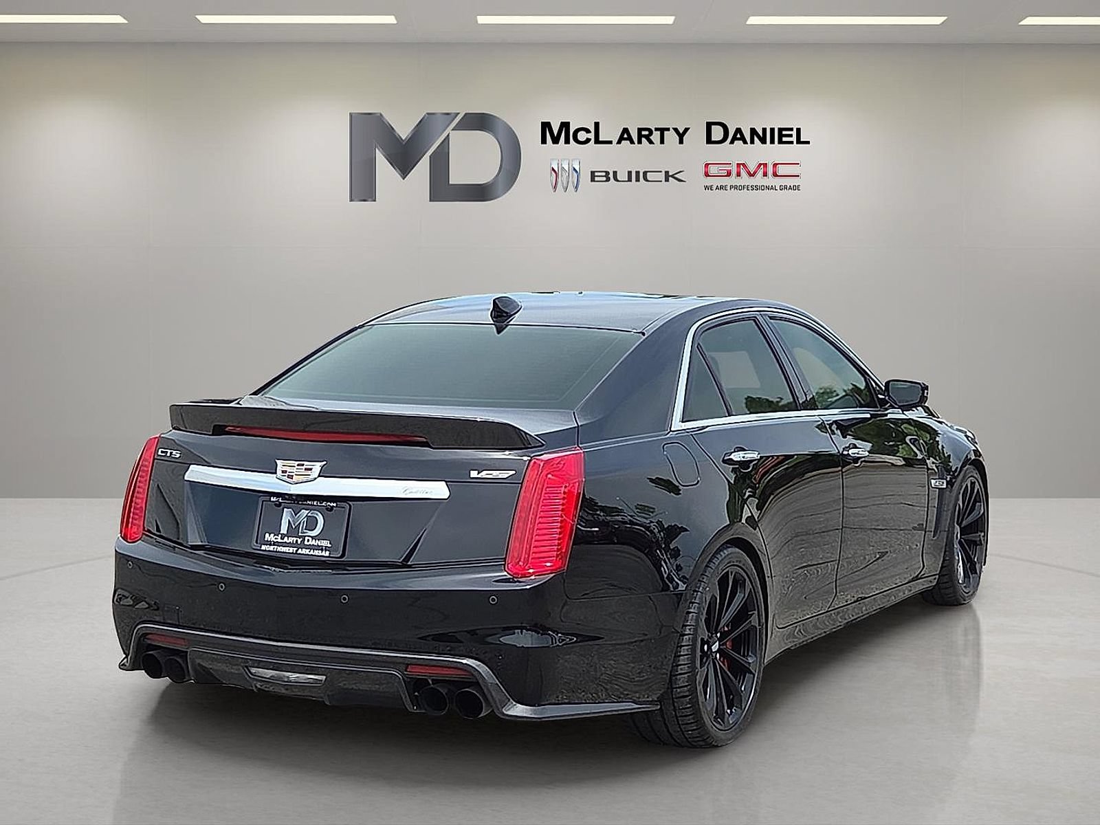 Certified 2018 Cadillac CTS V w/ Carbon Fiber Package RWD image 14