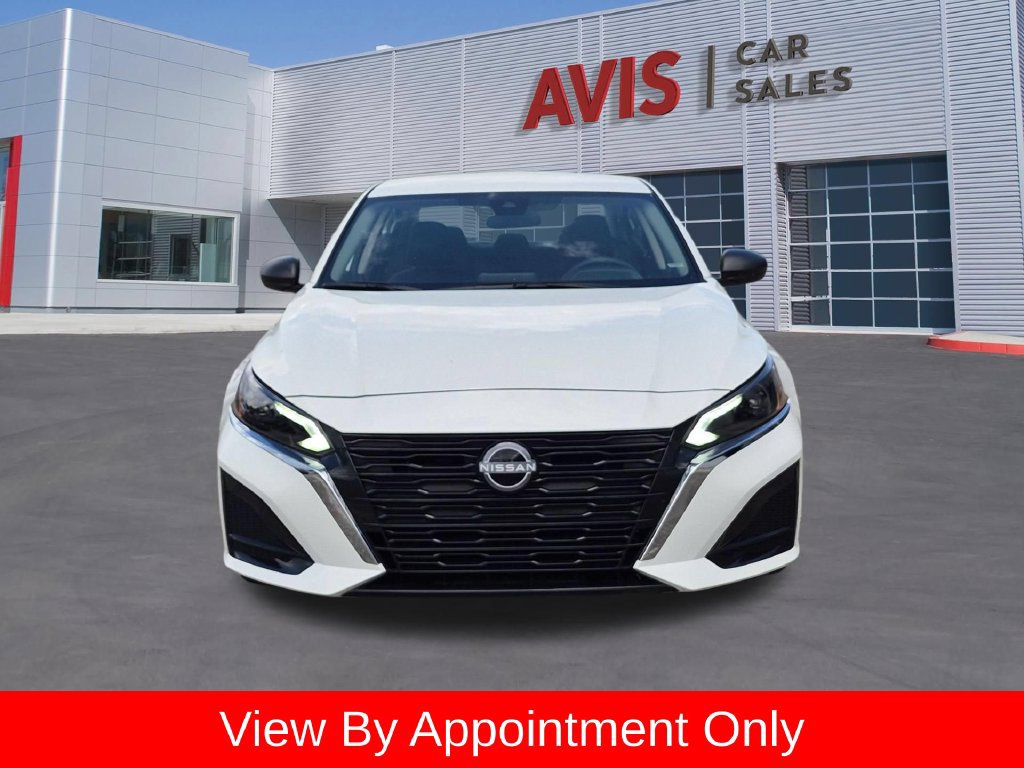 Used 2025 Nissan Altima 2.5 SV FWD image 2