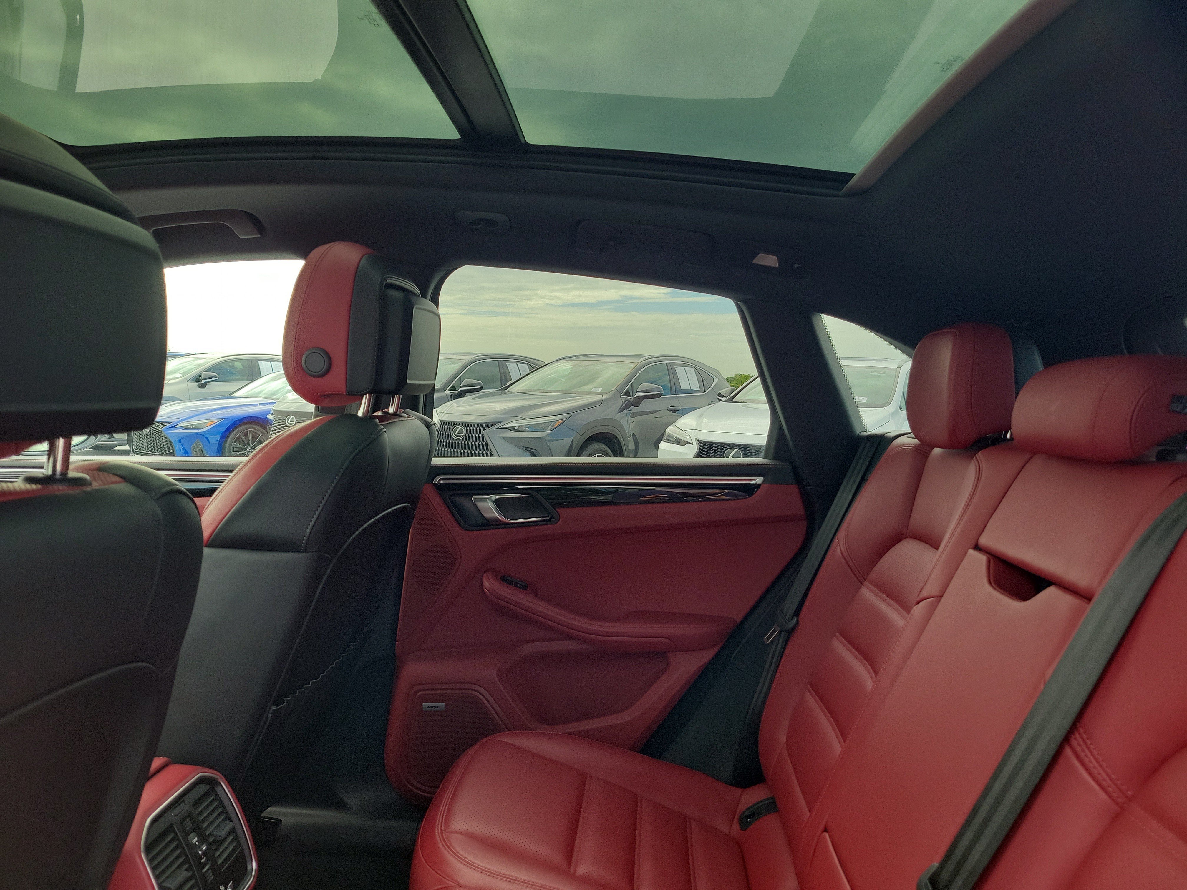 Used 2024 Porsche Macan S AWD/4WD image 14