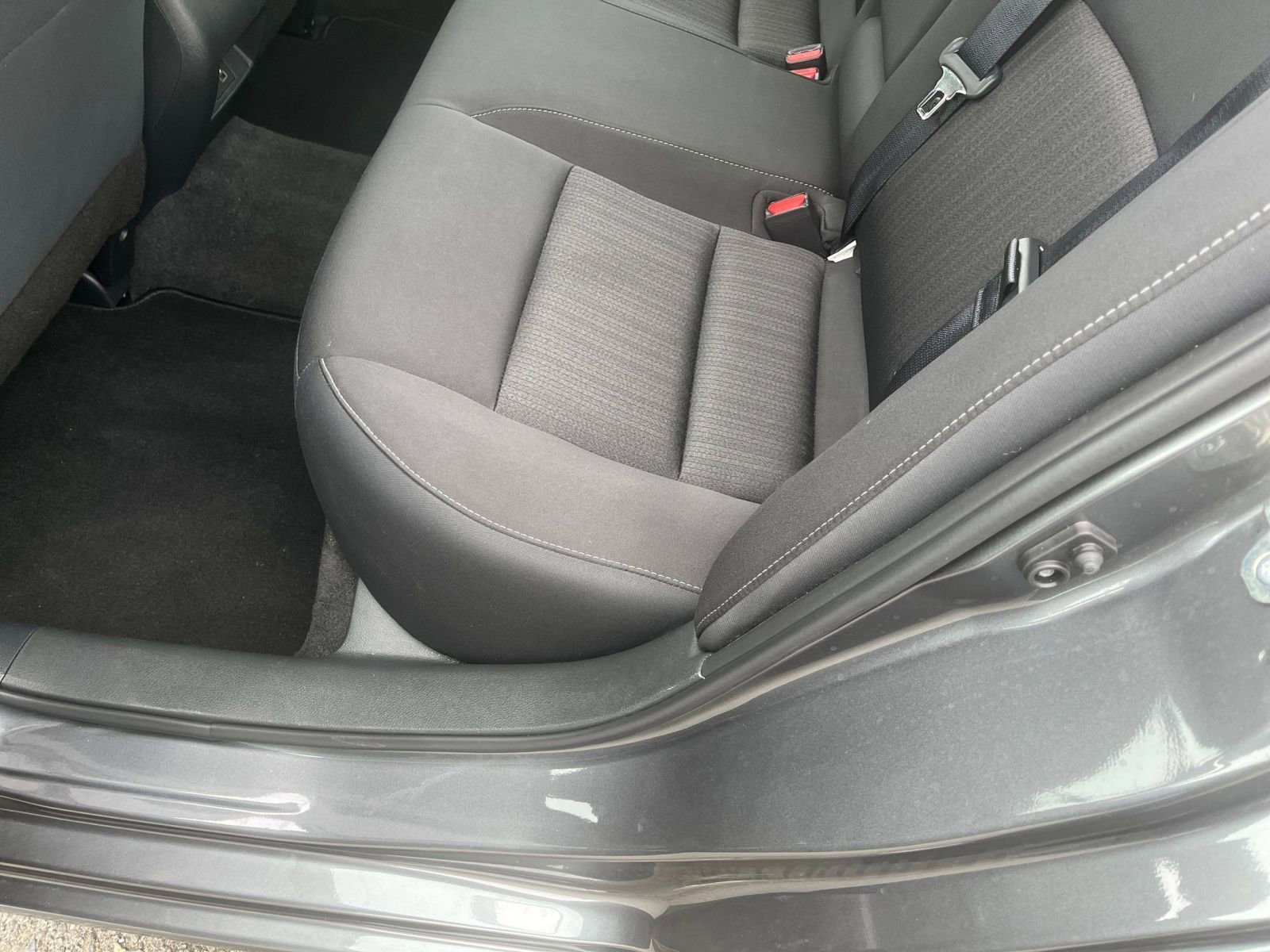 Used 2025 Nissan Altima 2.5 SV FWD image 27