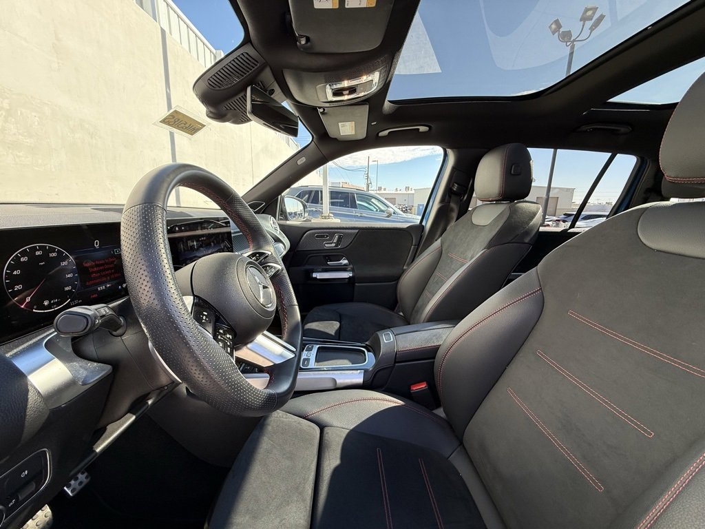 Used 2024 Mercedes-Benz GLB 250 image 5