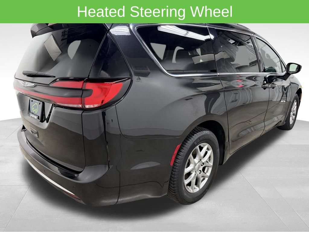 Used 2021 Chrysler Pacifica Touring w/ Cold Weather Group FWD image 9
