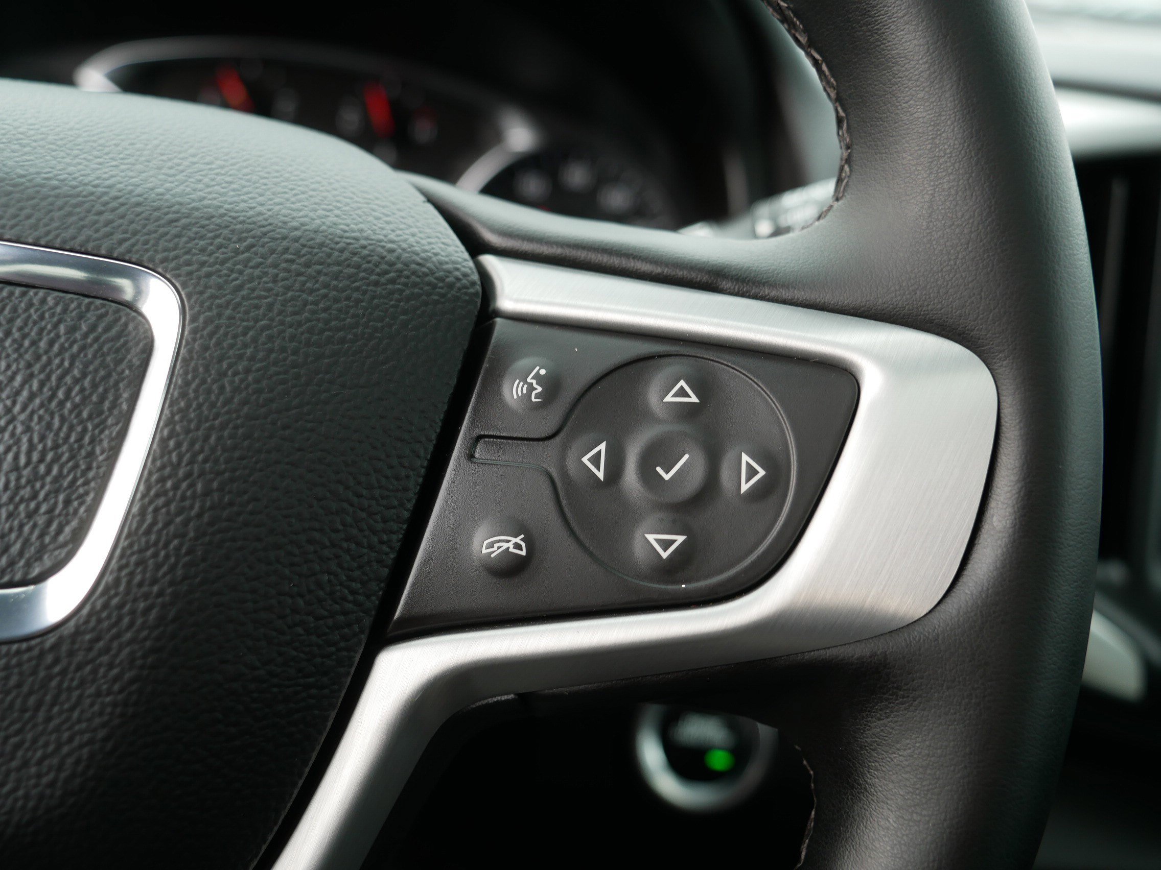 Used 2024 GMC Terrain SLT w/ Infotainment Package II image 29