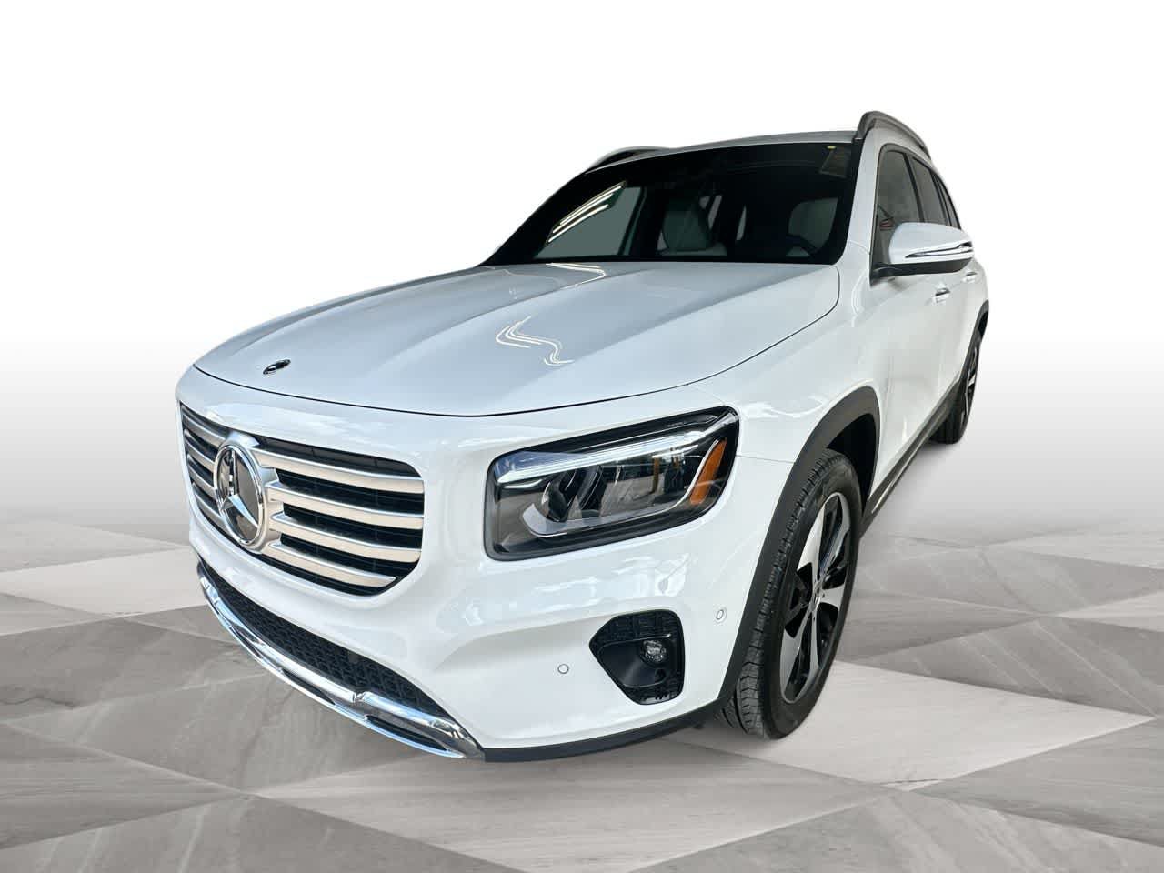 Used 2025 Mercedes-Benz GLB 250 4MATIC w/ Exclusive Package image 4