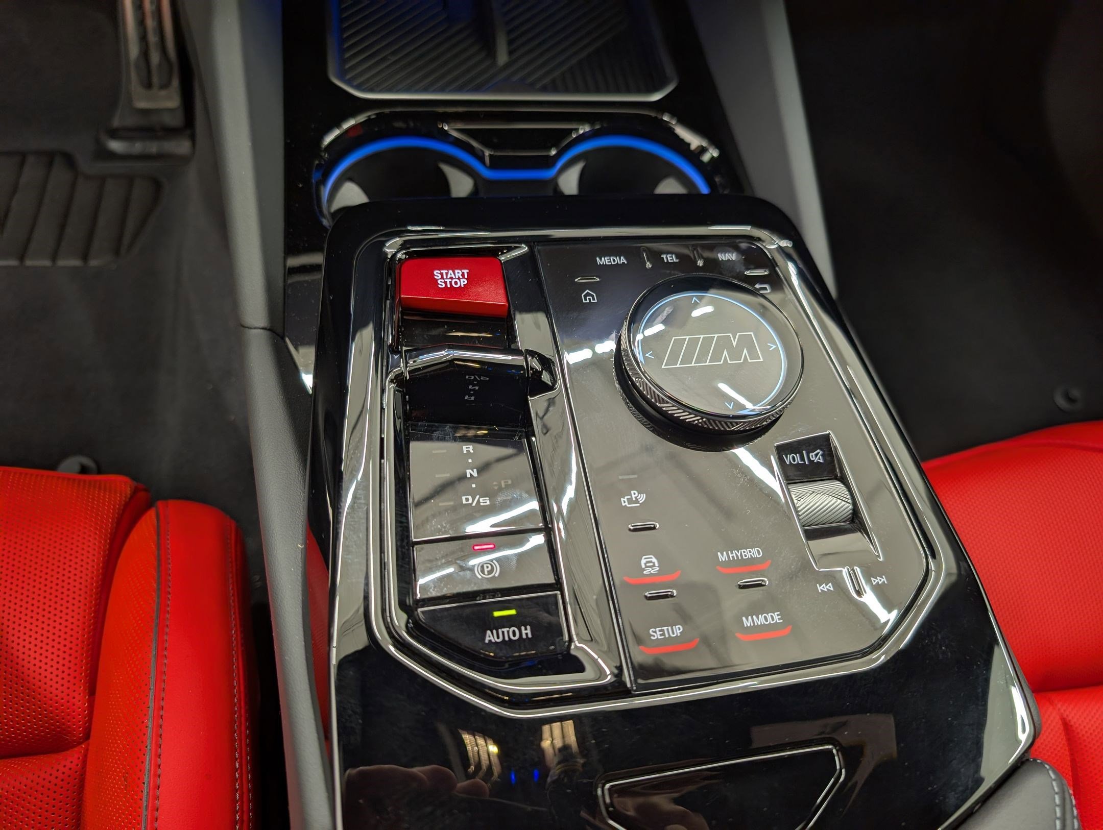 Certified 2026 BMW M5 w/ Executive Package image 19