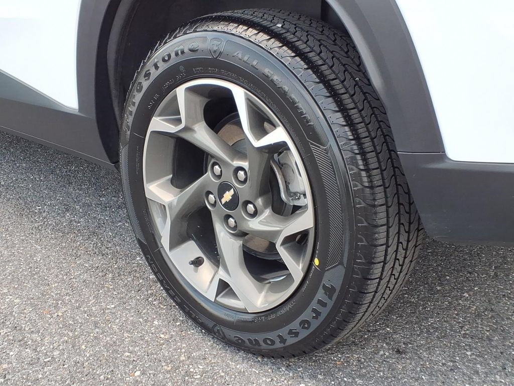 Certified 2024 Chevrolet Trax LT w/ LT Convenience Package FWD image 9