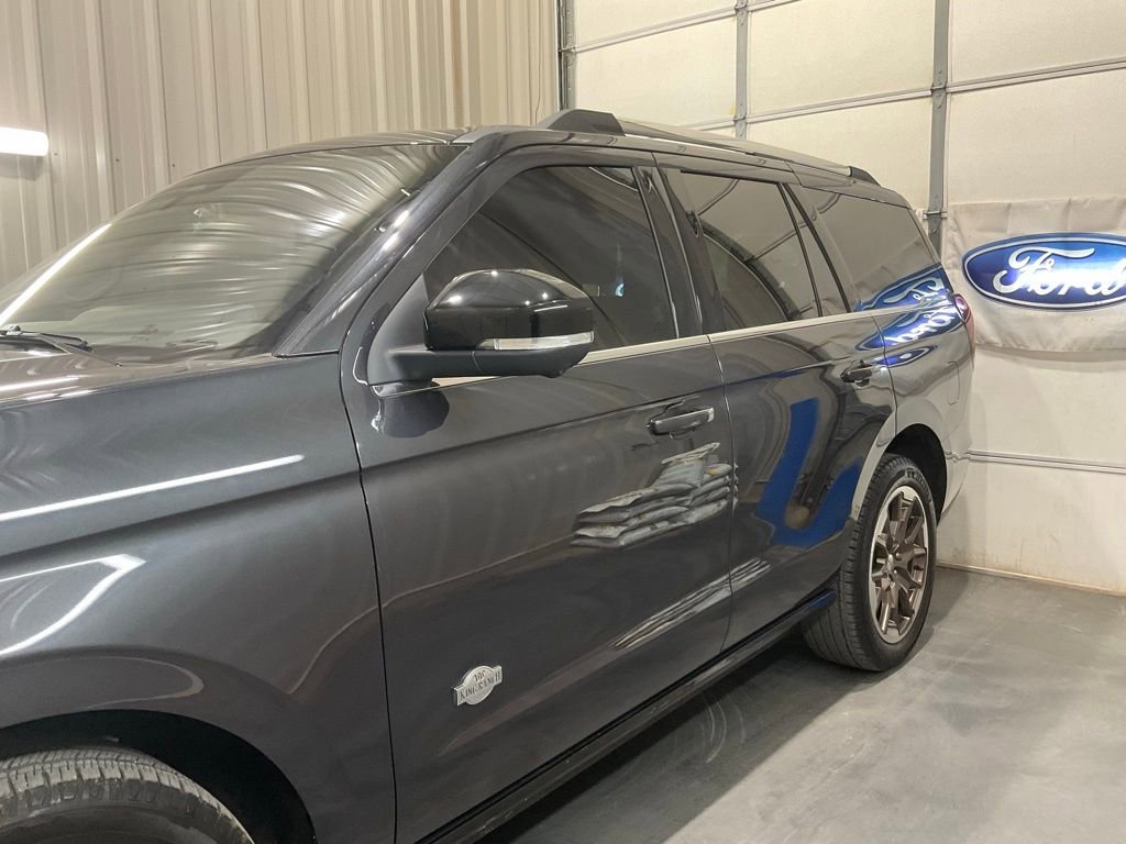 Used 2025 Ford Expedition King Ranch image 5