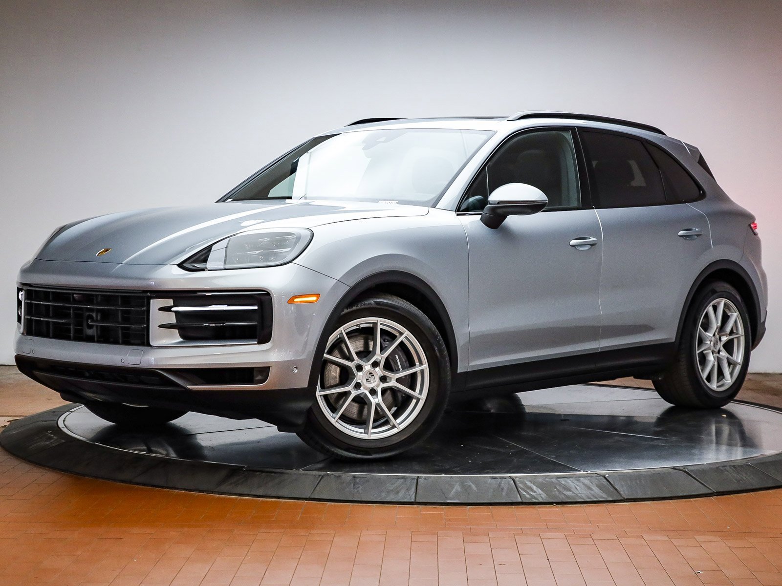 Used 2025 Porsche Cayenne image 1