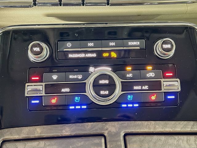 Used 2021 Lincoln Navigator Reserve w/ Luxury Package RWD image 23