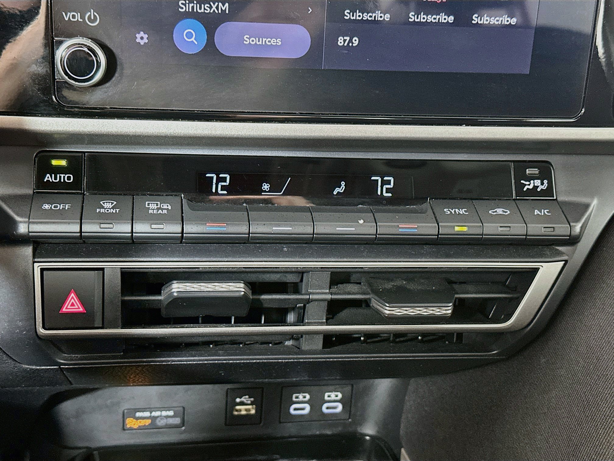 Used 2025 Toyota Camry LE FWD image 15