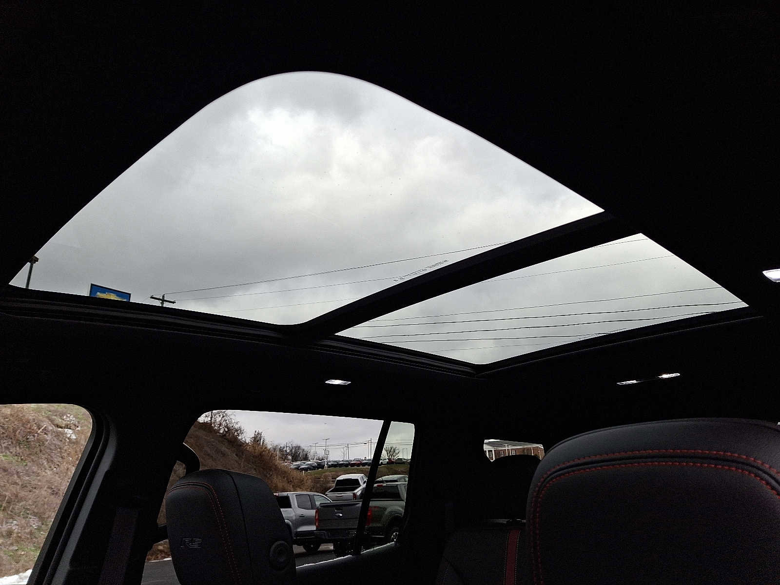 Used 2024 Chevrolet Traverse RS image 15