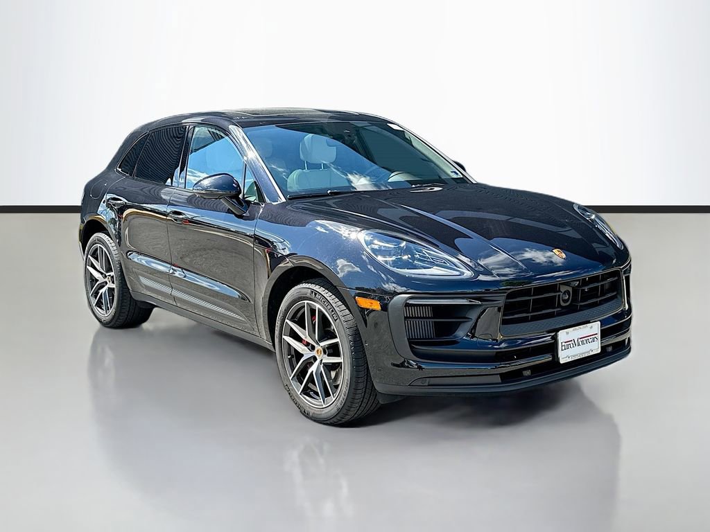 Certified 2023 Porsche Macan S AWD/4WD image 8