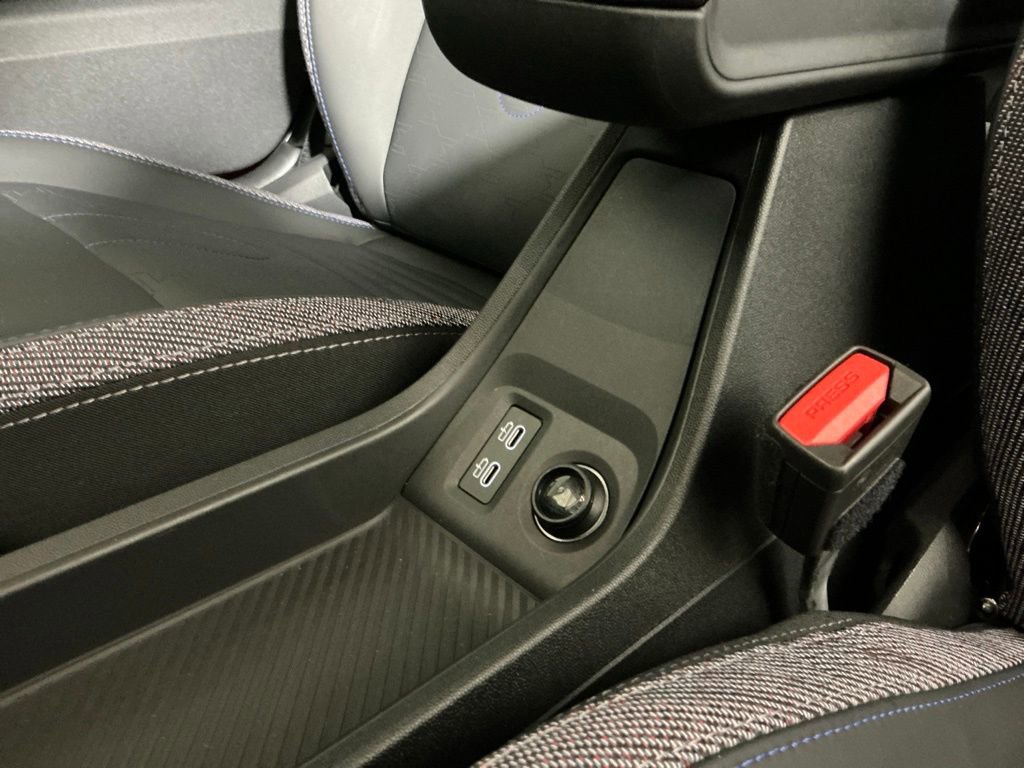 Certified 2025 MINI Cooper 2-Door Hardtop FWD image 15