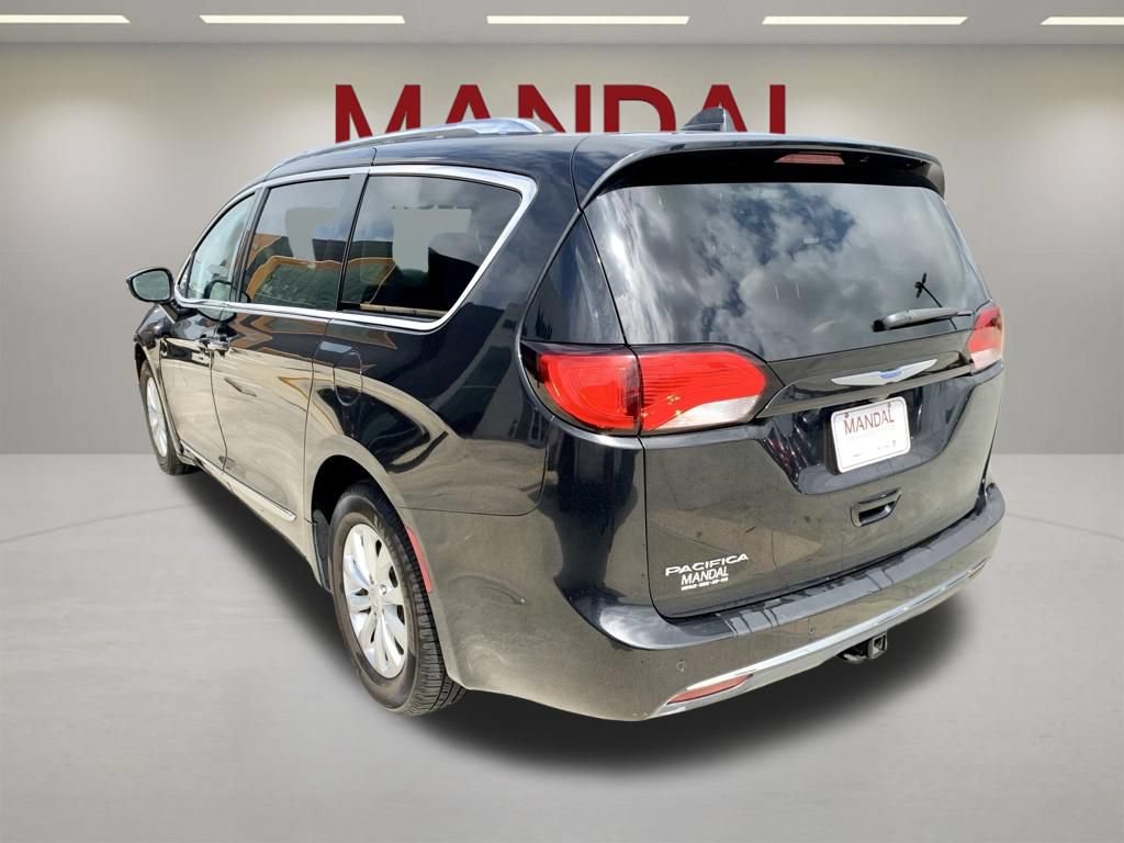 Used 2018 Chrysler Pacifica Touring-L Plus FWD image 7
