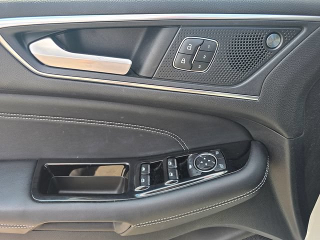 Used 2020 Ford Edge Titanium w/ Equipment Group 301A AWD/4WD image 21