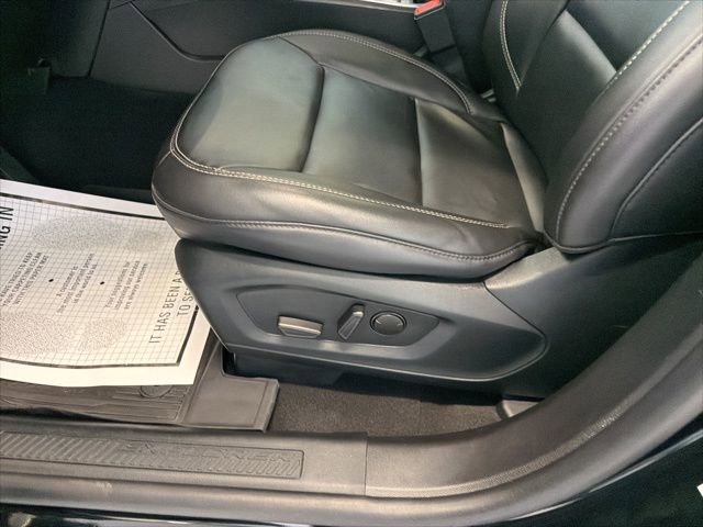 Used 2023 Ford Explorer XLT w/ Equipment Group 202A AWD/4WD image 13