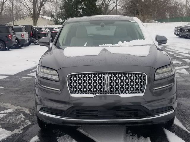 Used 2022 Lincoln Nautilus AWD image 3