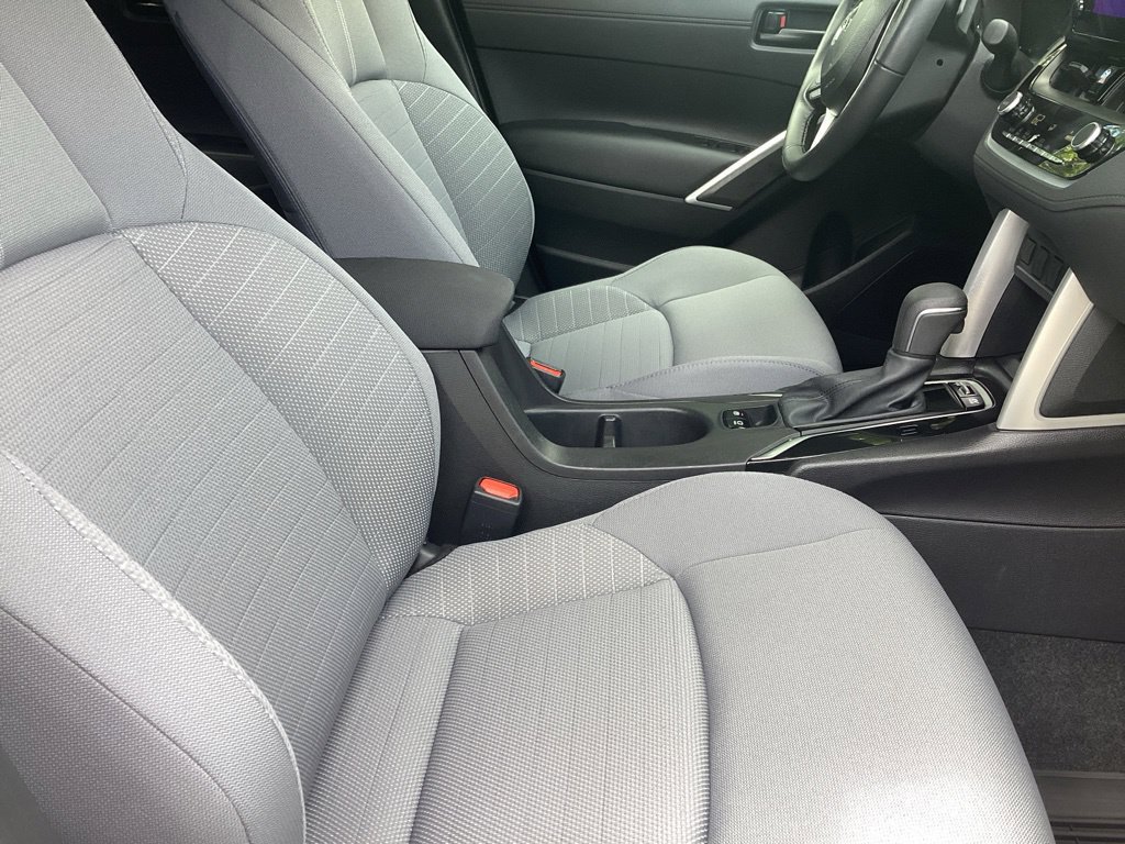 Used 2025 Toyota Corolla Cross AWD Hybrid w/ Moonroof Package image 4