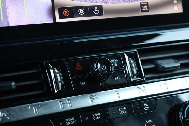 Certified 2026 Nissan Pathfinder SL FWD image 15