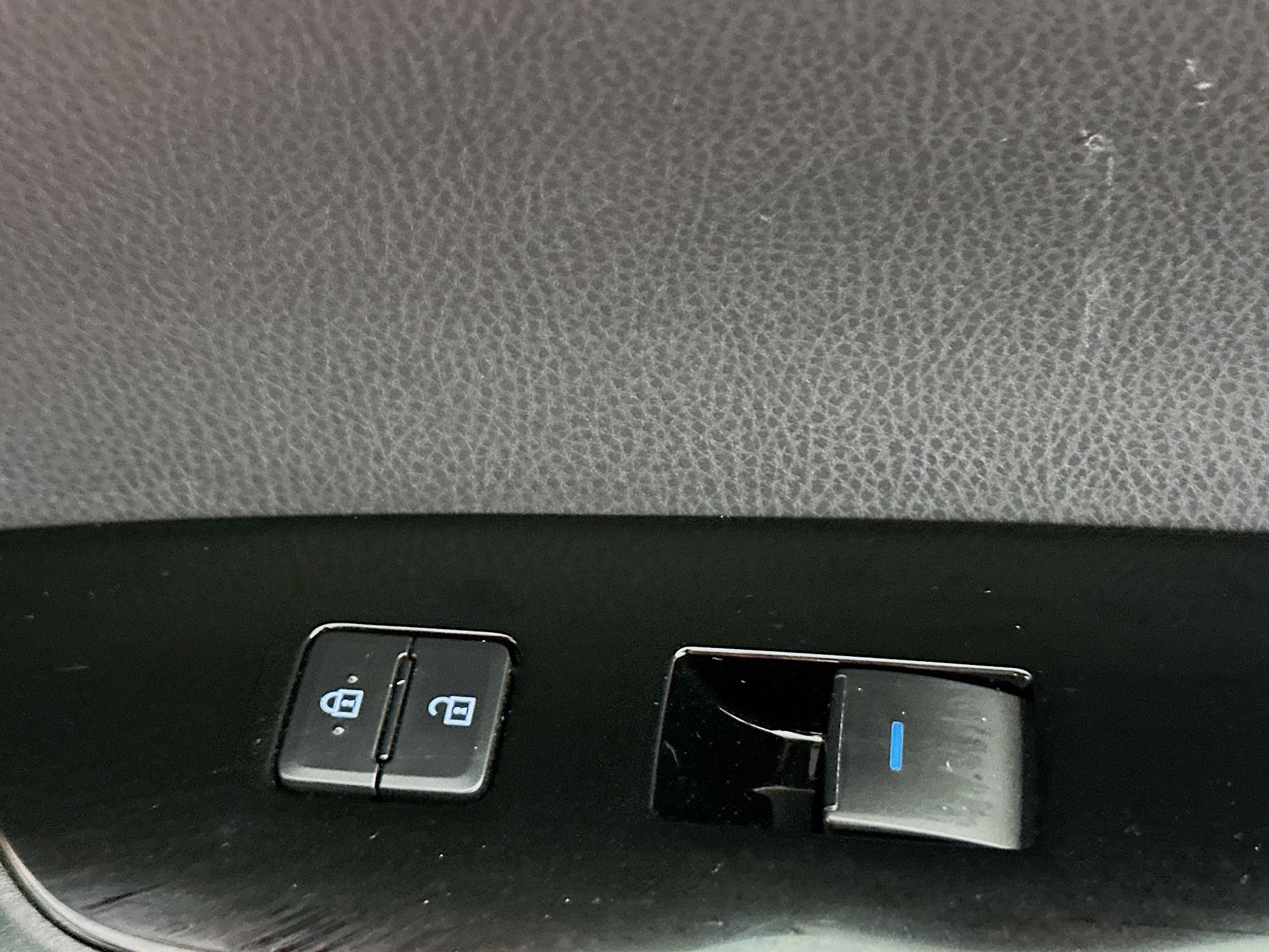 Used 2021 Toyota Prius Prime XLE image 29