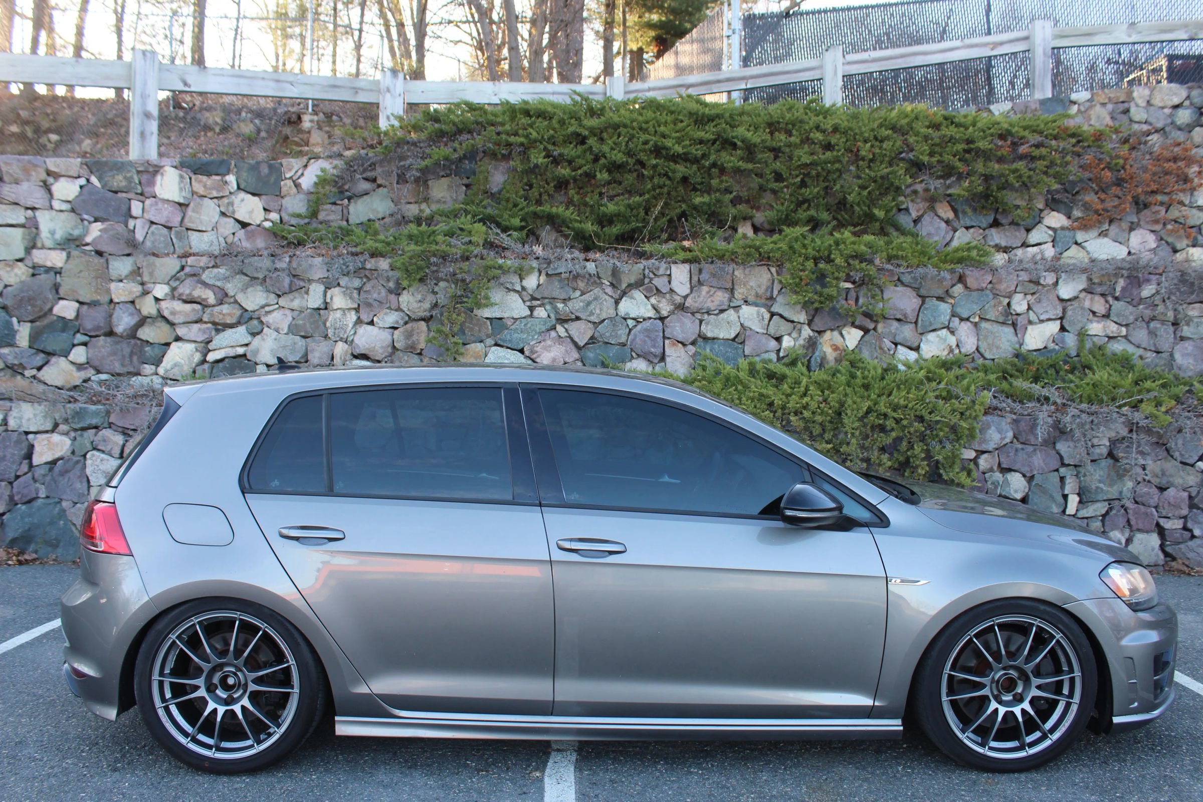 Used 2016 Volkswagen Golf 4-Door image 5