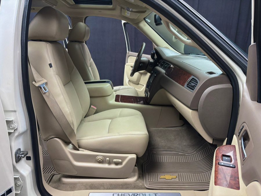 Used 2012 Chevrolet Avalanche LTZ AWD/4WD image 27