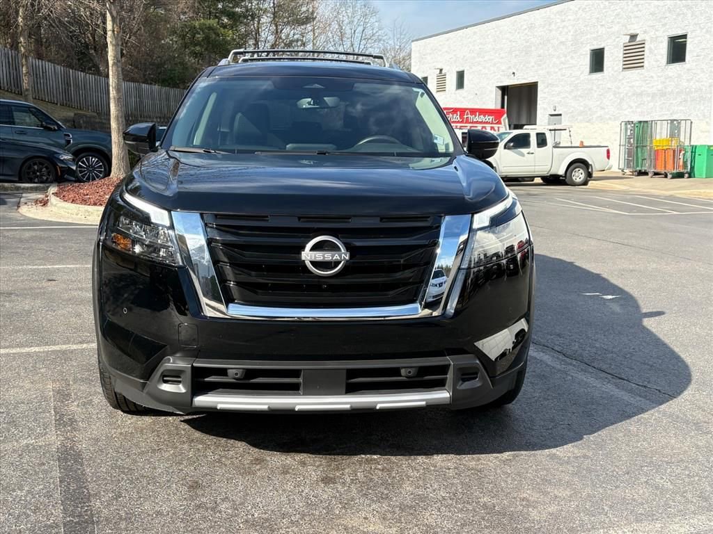 Certified 2025 Nissan Pathfinder SL image 4