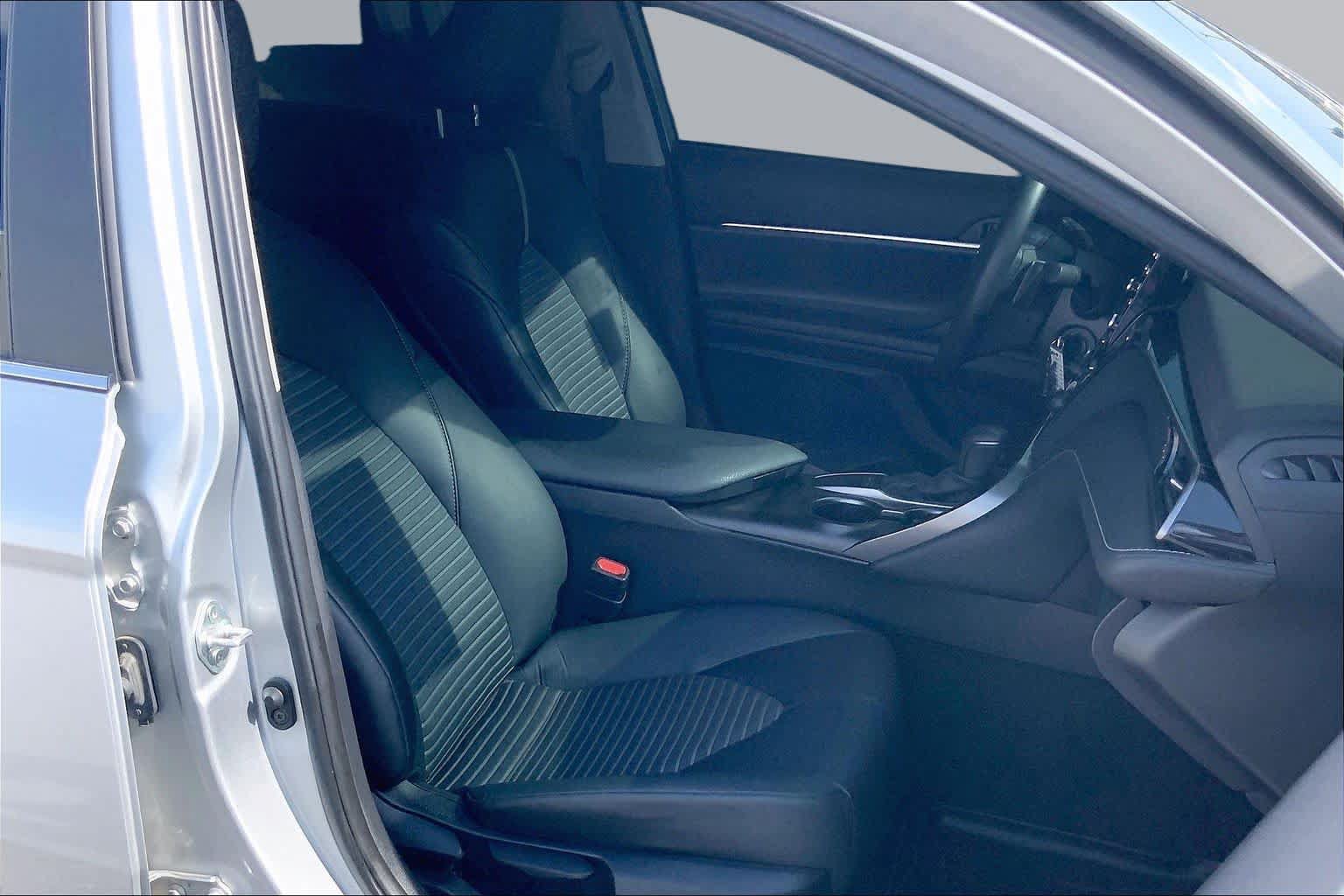 Used 2024 Toyota Camry SE FWD image 9