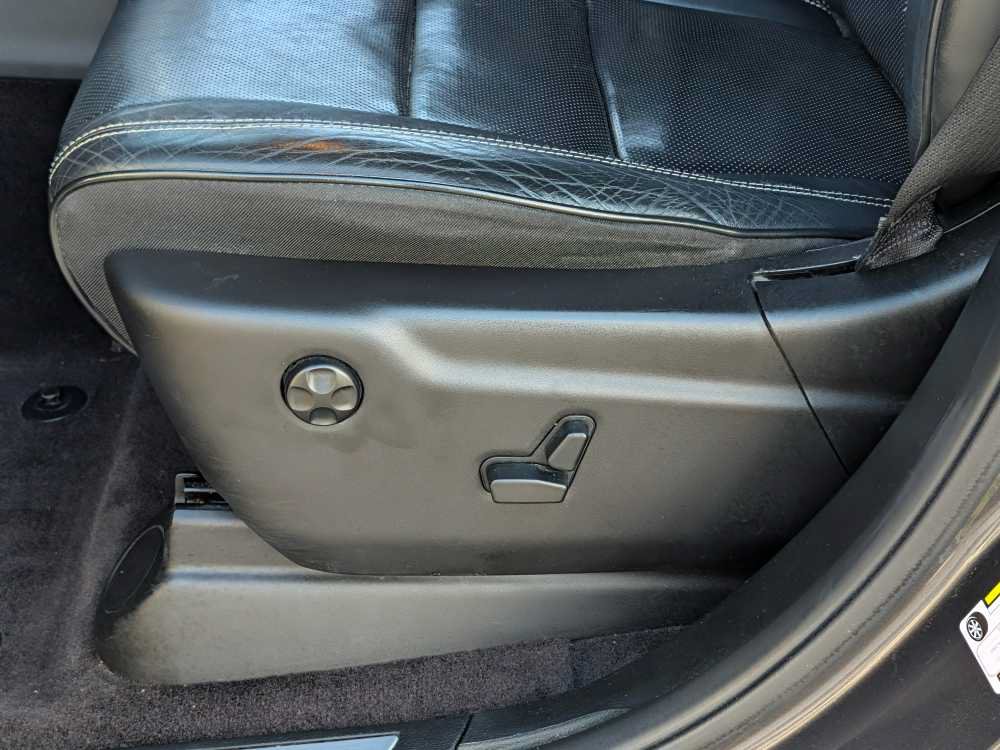 Used 2017 Jeep Grand Cherokee Overland AWD/4WD image 14