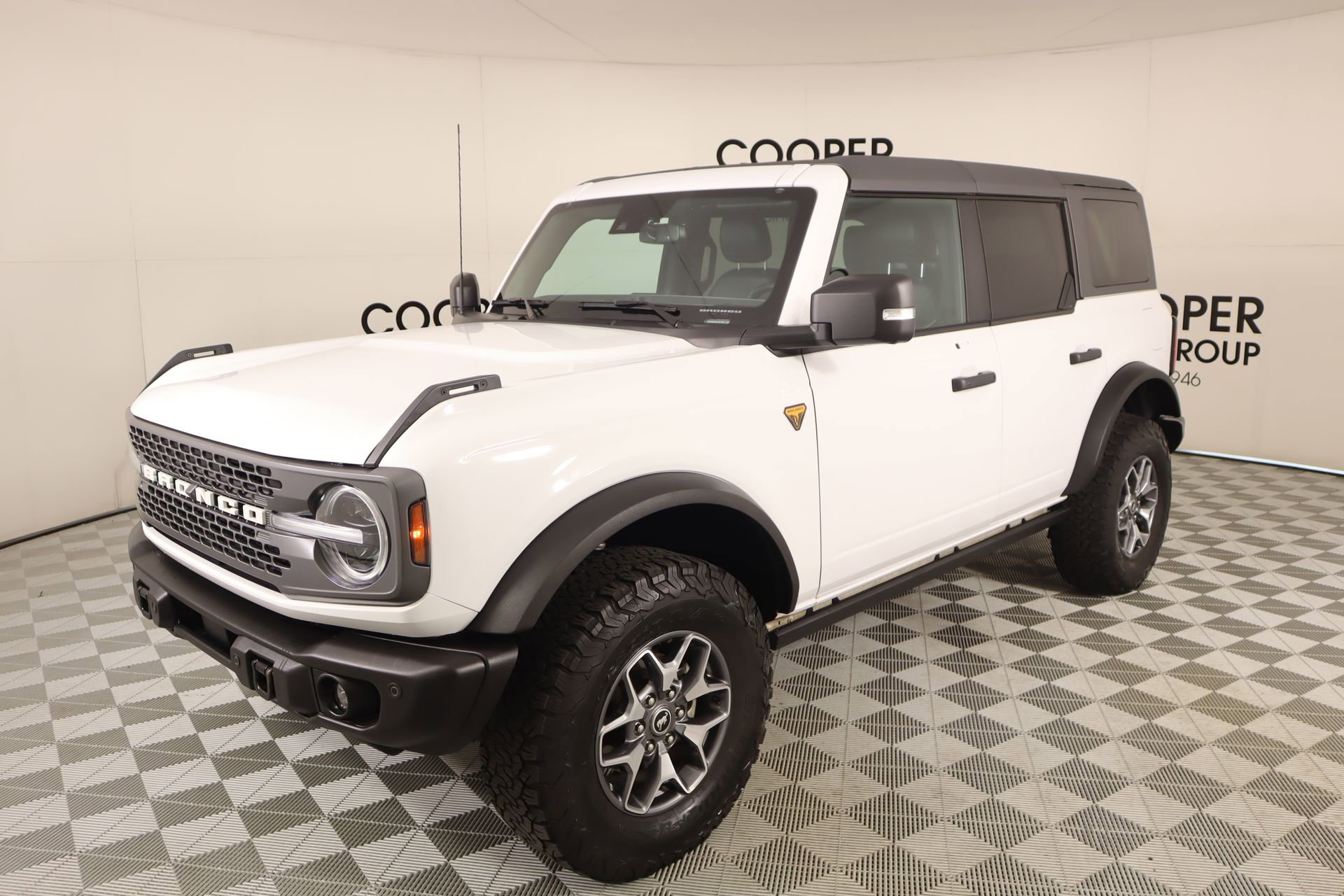 Used 2023 Ford Bronco Badlands AWD/4WD image 11