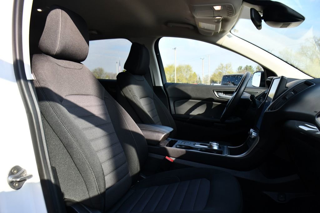 Used 2024 Ford Edge SE w/ Black Appearance Package AWD/4WD image 16