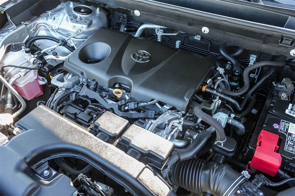 Used 2021 Toyota RAV4 LE image 32