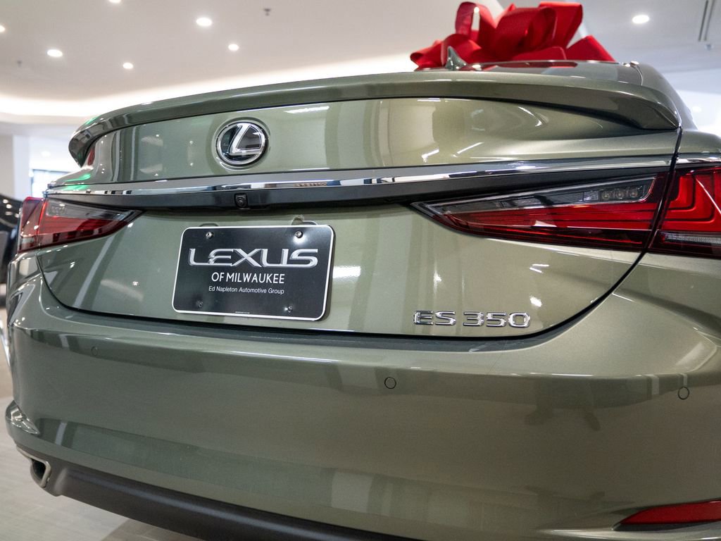 Used 2024 Lexus ES 350 w/ Premium Package image 9