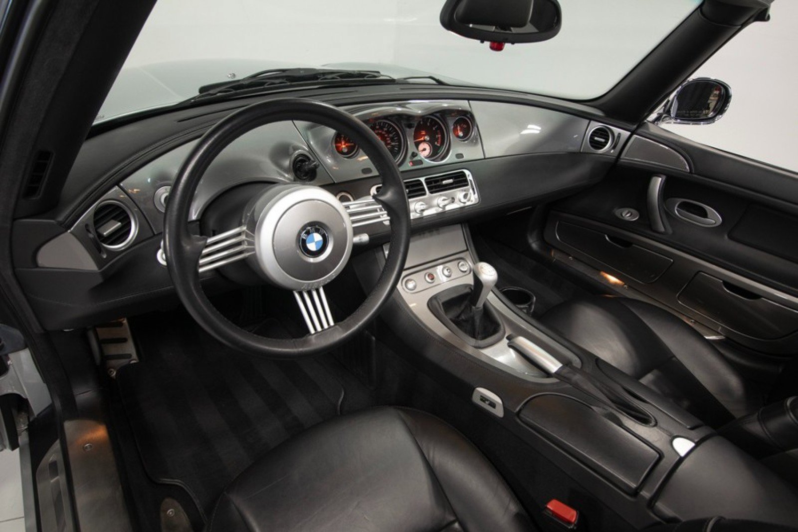 Used 2001 BMW Z8 image 5