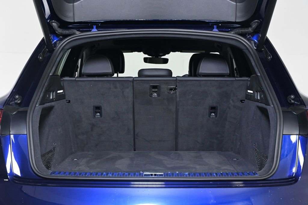 Used 2023 Audi e-tron Premium Plus w/ Premium Plus Package image 21