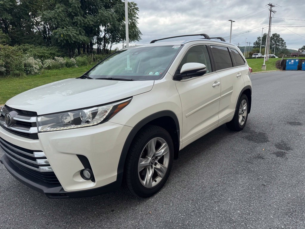 Used 2018 Toyota Highlander Limited AWD/4WD image 19