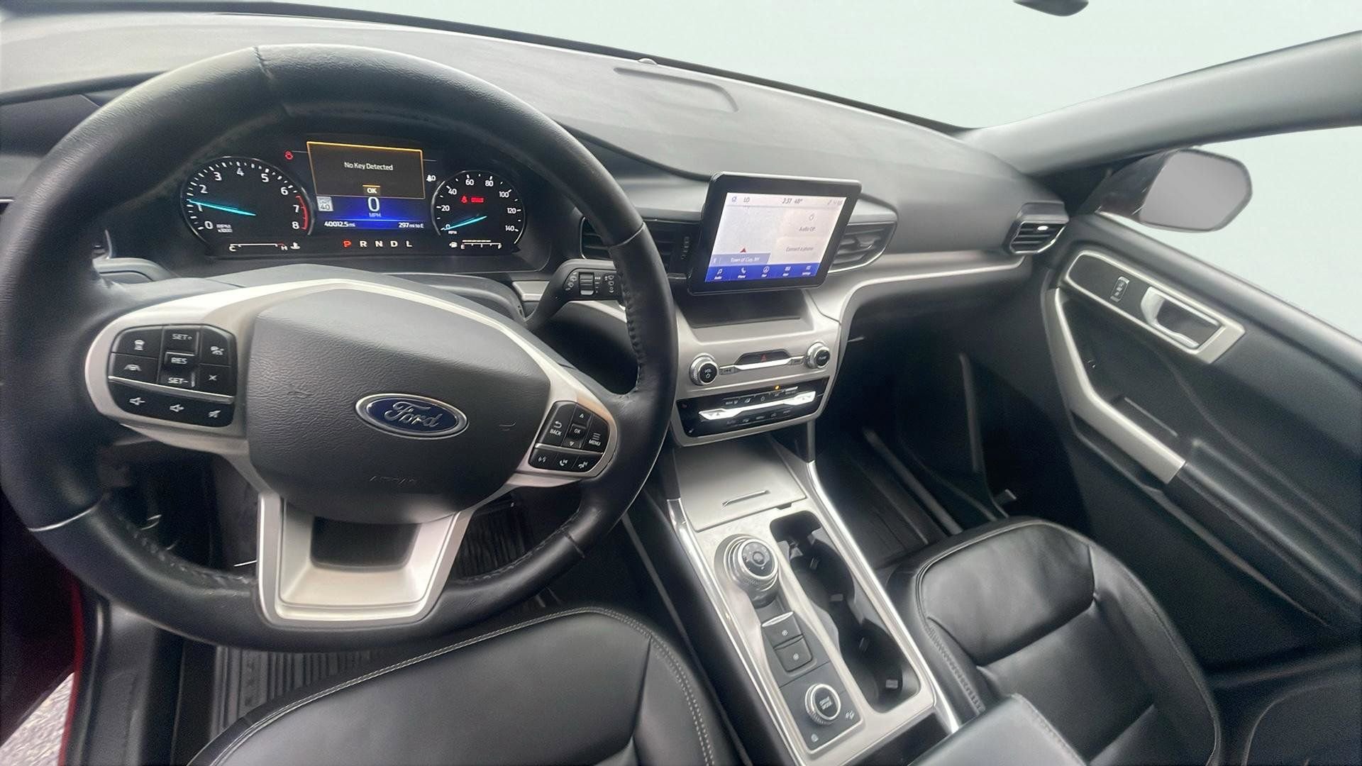 Used 2023 Ford Explorer XLT w/ Equipment Group 202A image 11