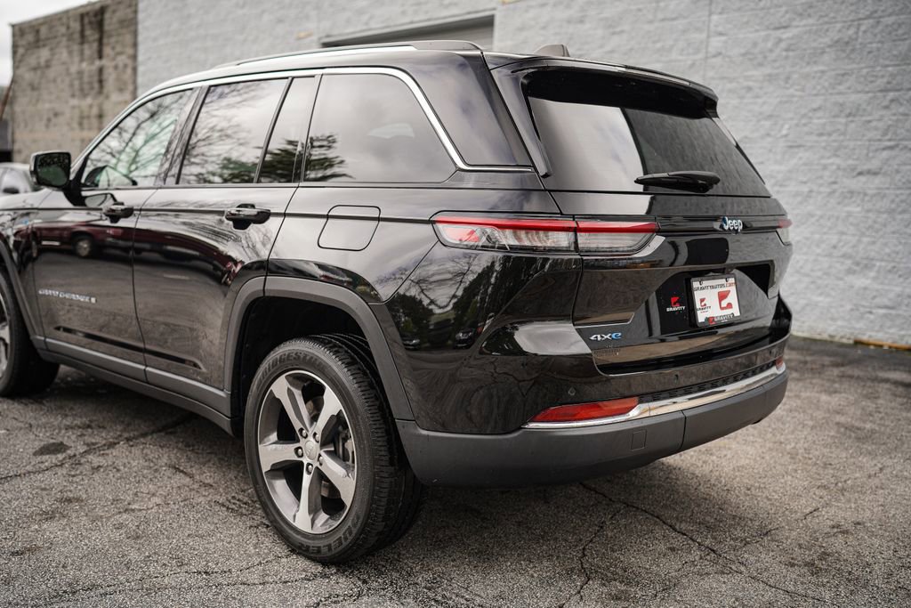 Used 2023 Jeep Grand Cherokee 4WD 4xe w/ Luxury Tech Group II image 13