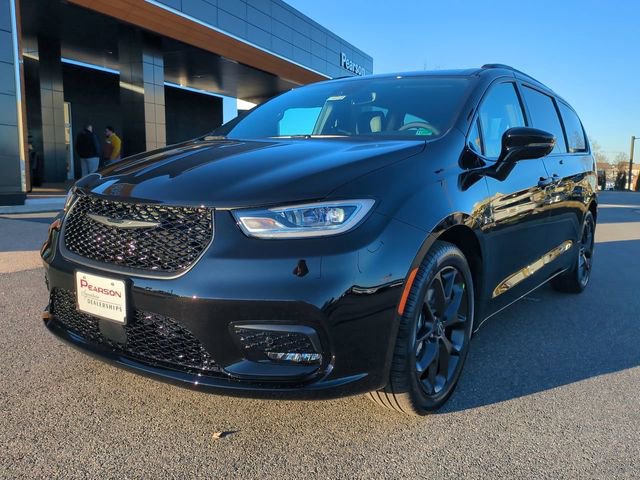 New 2026 Chrysler Pacifica Select w/ S Appearance Package FWD image 8