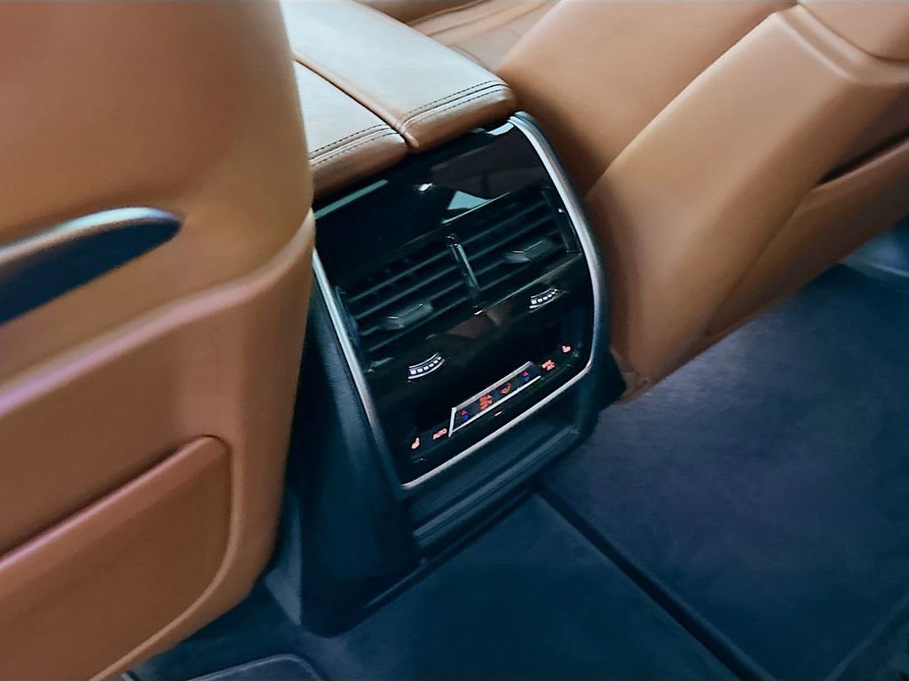 Used 2024 BMW X7 M60i image 33