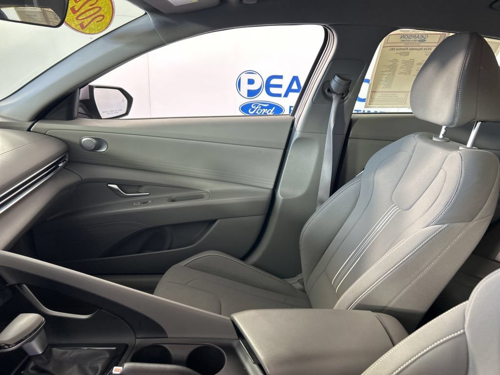 Used 2024 Hyundai Elantra SEL FWD image 27