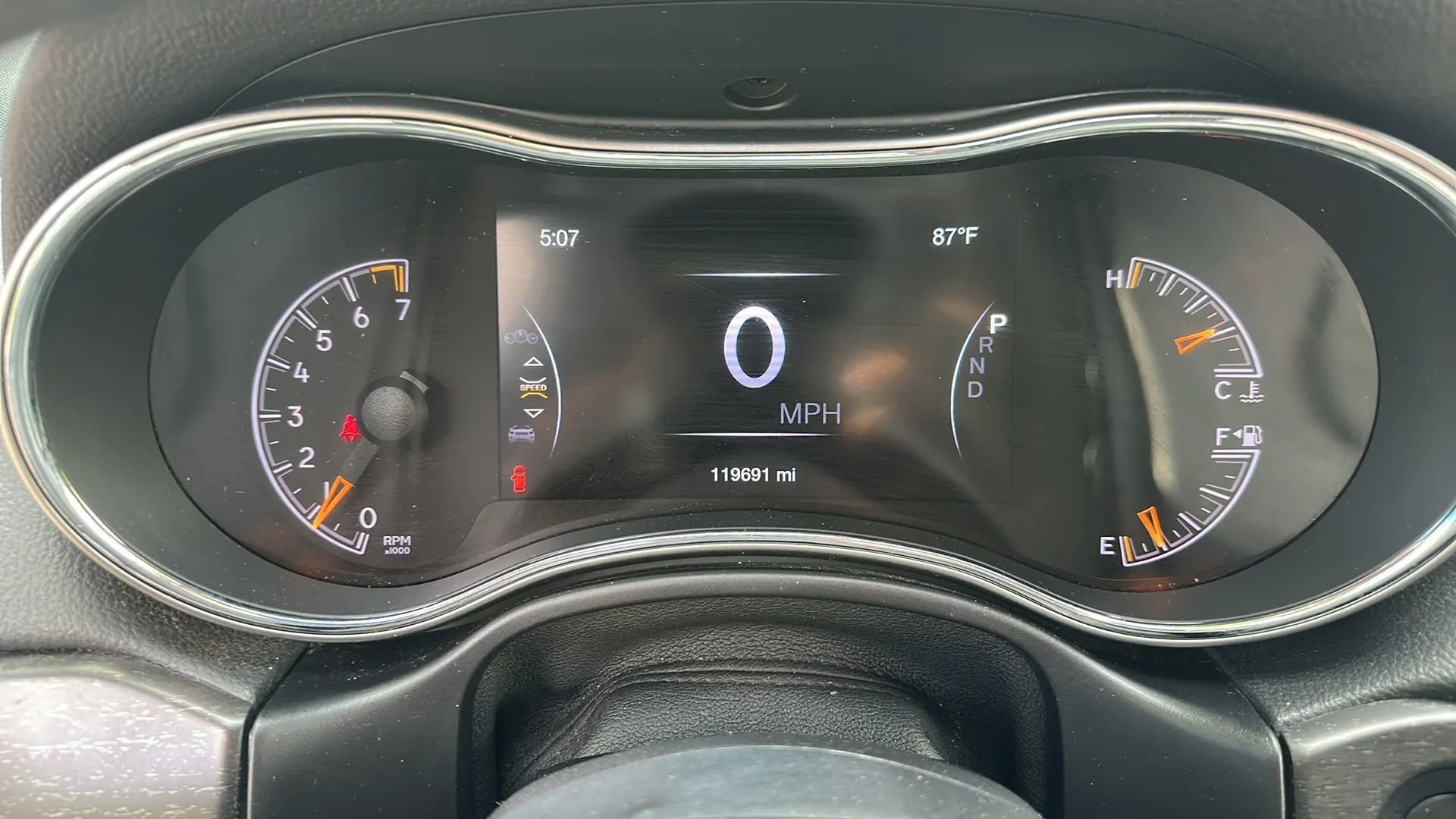 Used 2018 Jeep Grand Cherokee Laredo AWD/4WD image 29