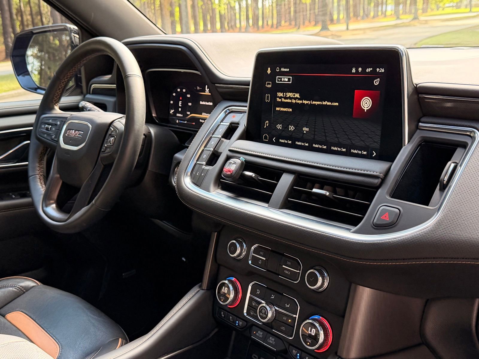 Used 2023 GMC Yukon AT4 w/ AT4 Premium Package AWD/4WD image 21