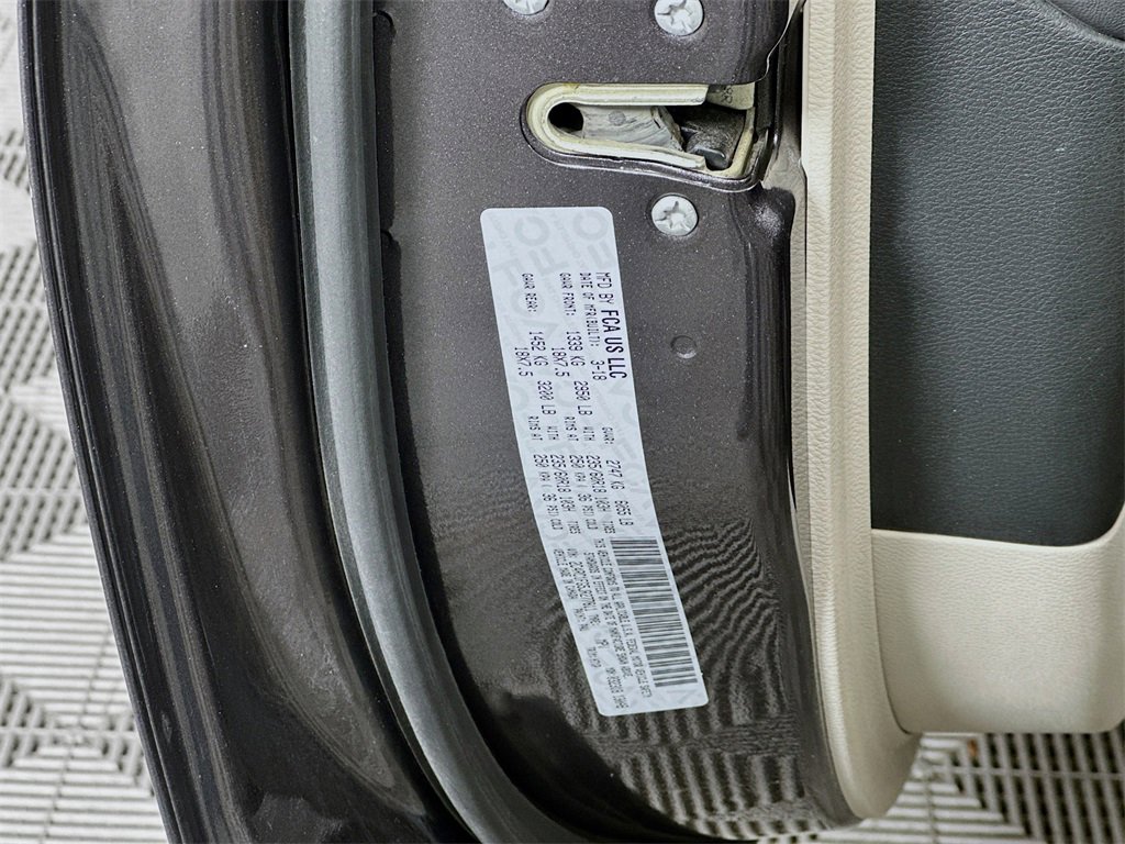 Used 2018 Chrysler Pacifica Touring Plus w/ Tire & Wheel Group image 32