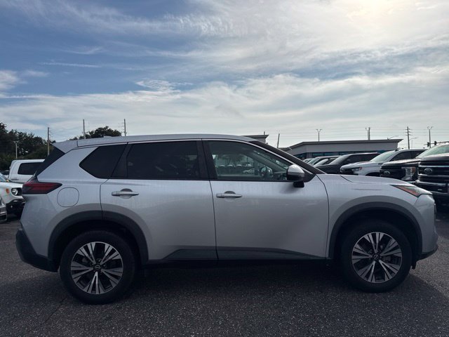Used 2022 Nissan Rogue SV AWD/4WD image 3