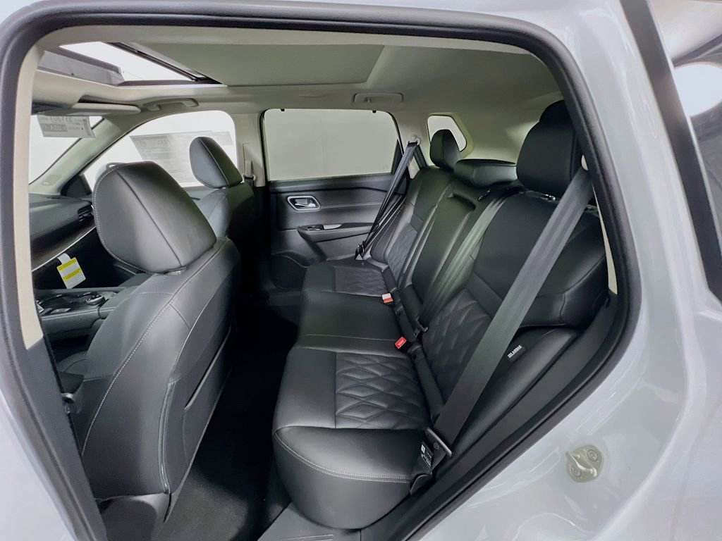 New 2026 Nissan Rogue Platinum AWD/4WD image 23