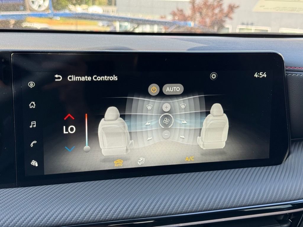 New 2025 Nissan Kicks SR image 23