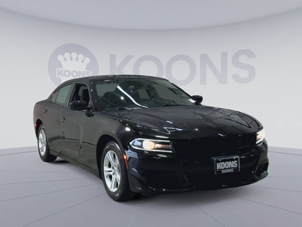 Used 2019 Dodge Charger SXT RWD image 2