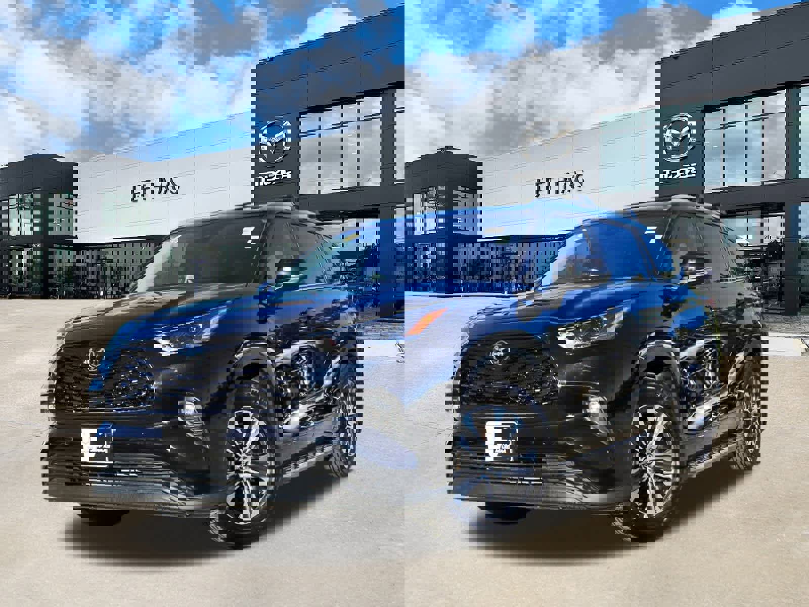 Used 2024 Toyota Highlander XLE