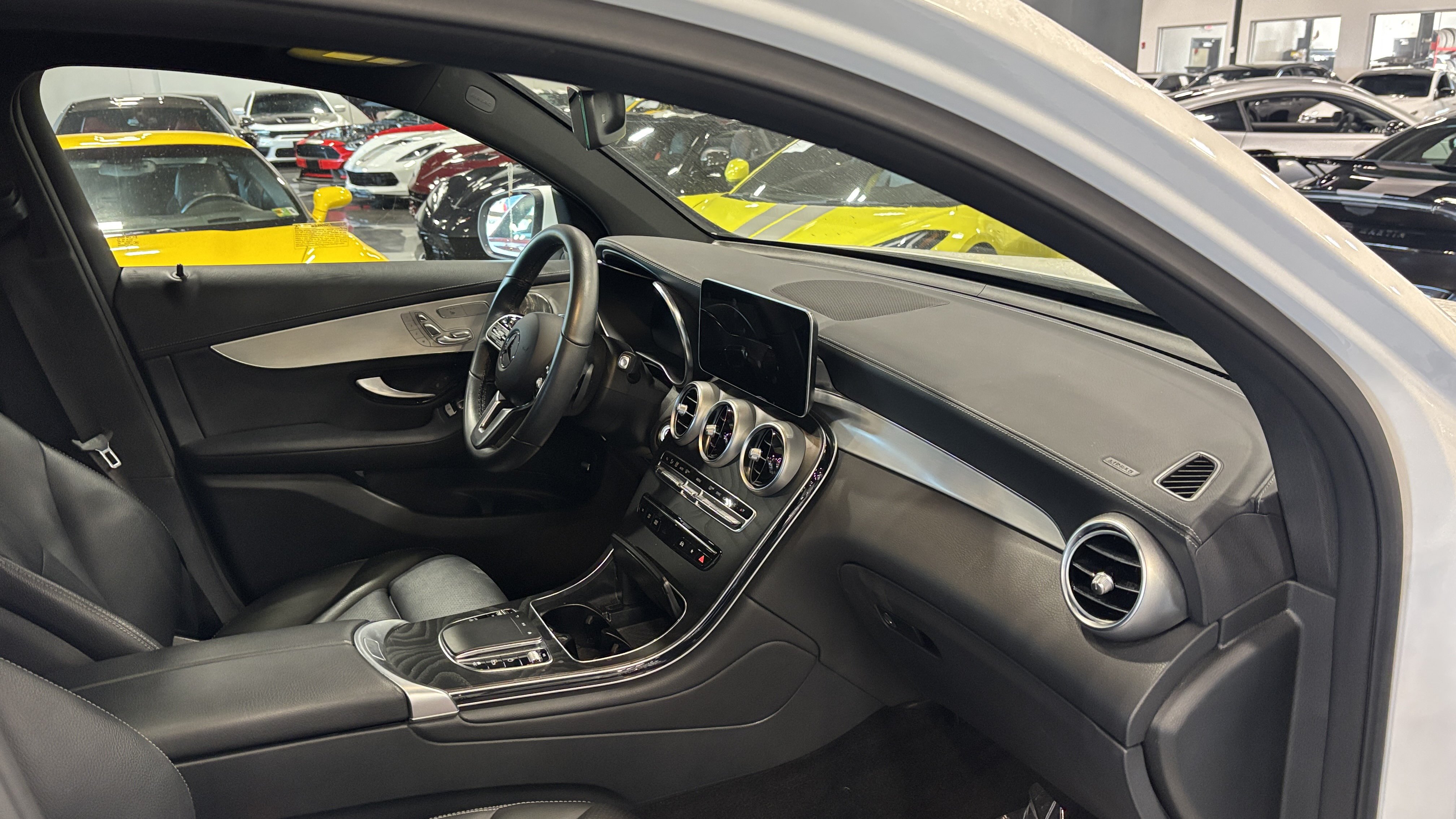 Used 2023 Mercedes-Benz GLC 300 4MATIC Coupe image 9
